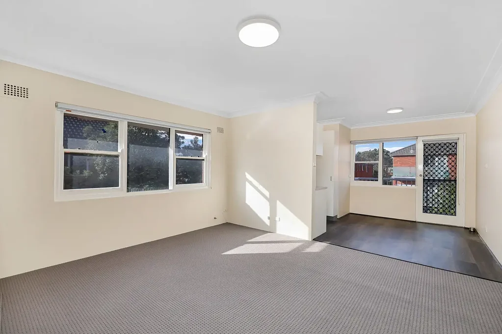 UPDATED 2 BEDROOM SUNLIT UNIT