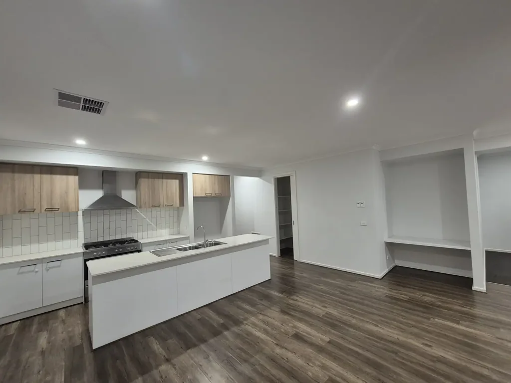 Family House Located in Donnybrae Estate (Donnybrook)