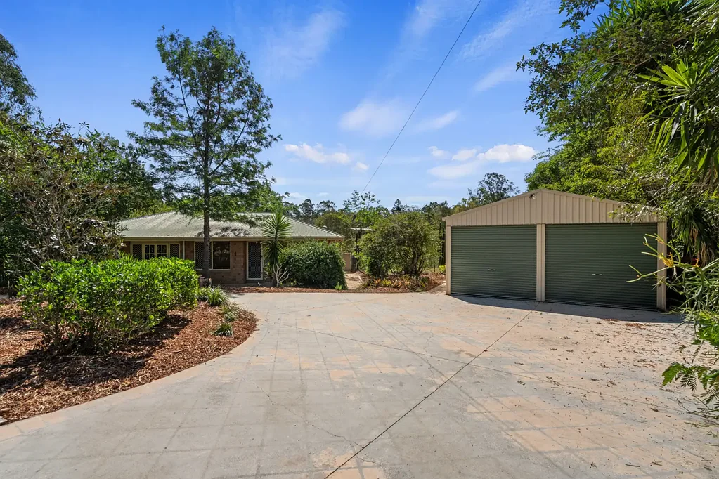 Barellan Point 6房 与祖父母同住的家族地产 Family Acreage Living with Granny Flat