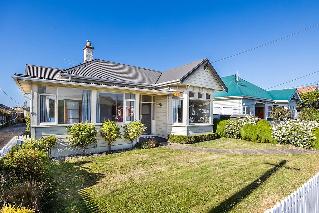 South Dunedin 3Zimmer Classic Appeal and Modern Comforts