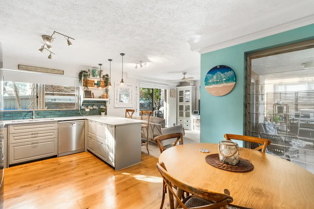 Mermaid Beach 2ห้องนอน Unrivalled Location & Lifestyle Meets Low-Maintenance Living.