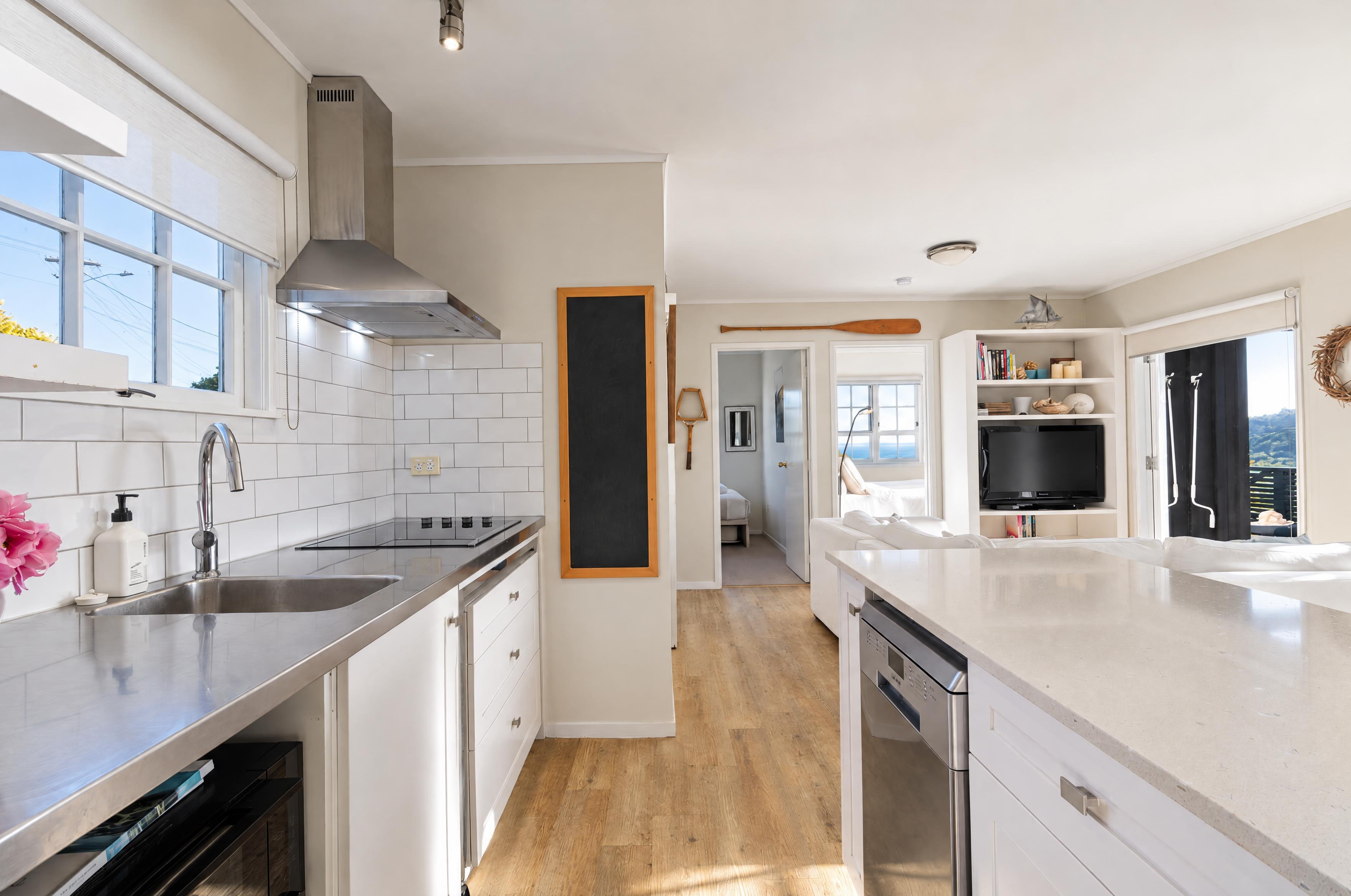 70 Burrell Road, Oneroa, photo 9