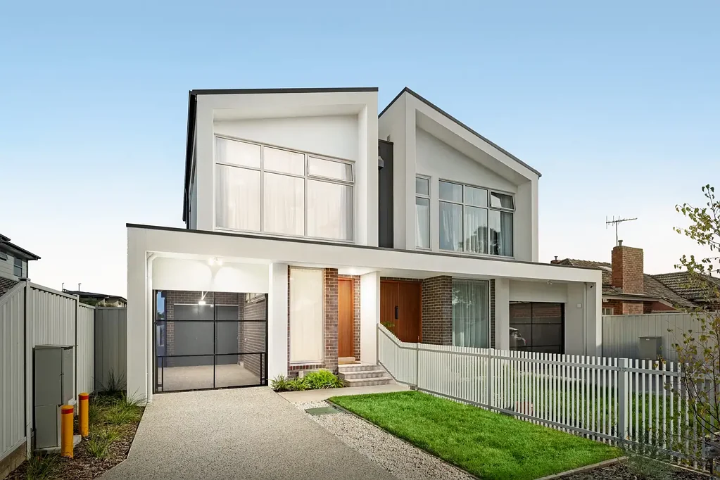Bentleigh East 4ห้องนอน Modern Elegance in a Prime Lifestyle Location