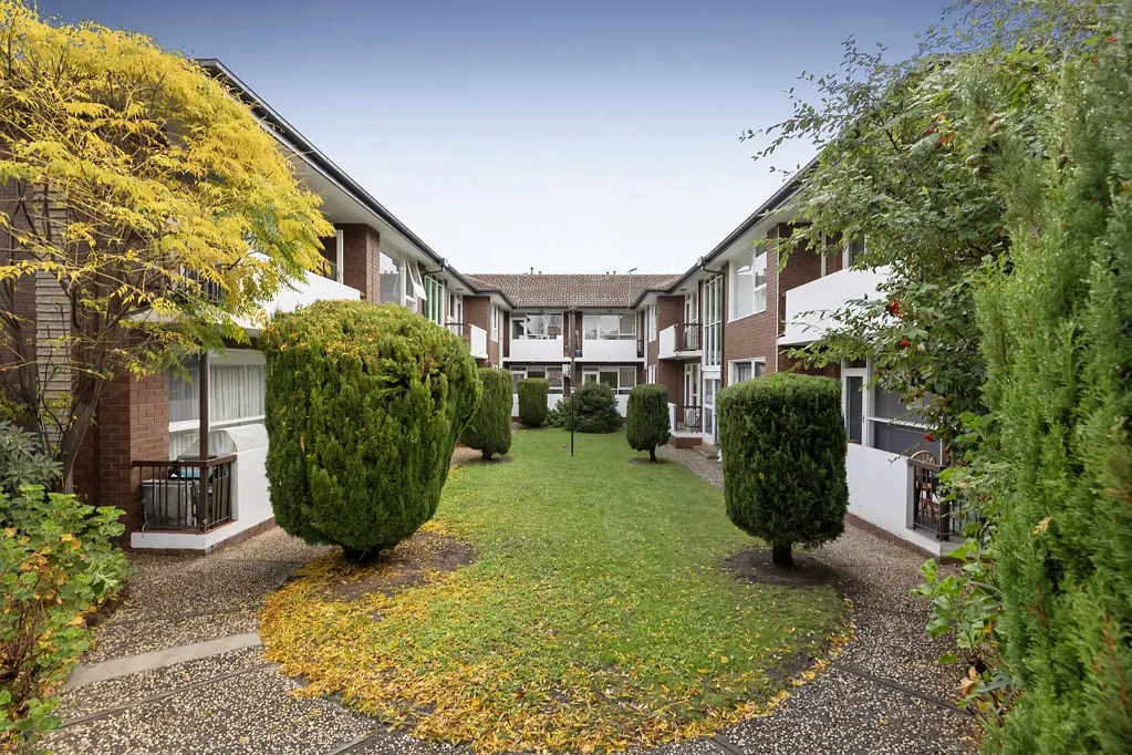Elsternwick 2ห้องนอน Boutique Garden Living with Ground-Floor Ease