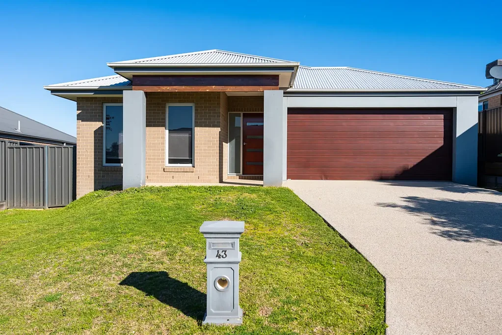 43 Wellington Drive, Thurgoona, NSW 2640
