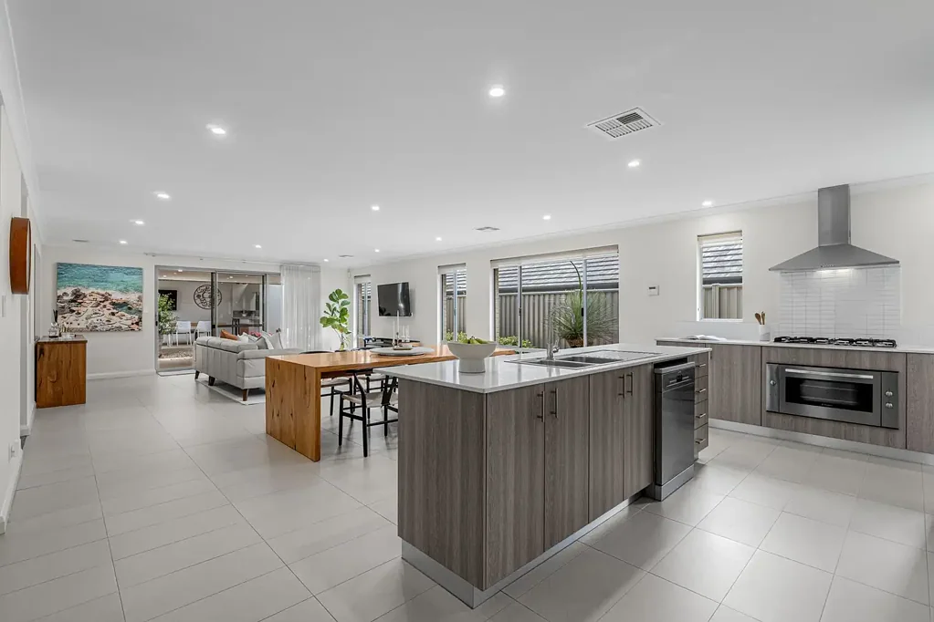 Wandi 4બેડરૂમ Ex-Display Home with Space, Style and Resort-Style Entertaining
