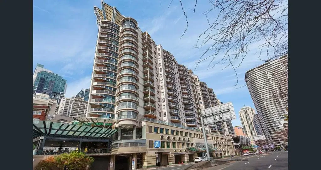 Furniished One Bedroom Apartment in the heart of CBD - Harbour Garden Tower.