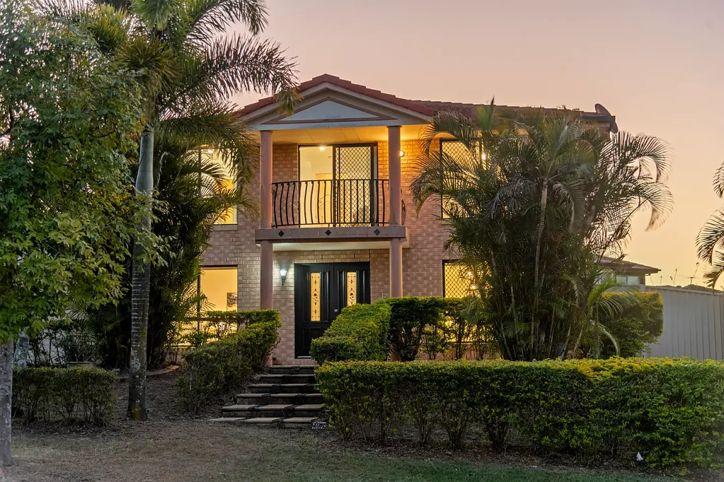 33 Silky Oak Crescent, Carindale, QLD 4152