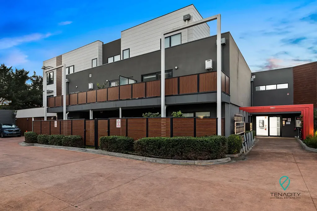 Braybrook 2房 河畔位置优越 开放式现代设计 高级智能卫浴 专用停车位 无与伦比便利 Modern 2-Bedroom Riverside Apartment with Tranquil Views