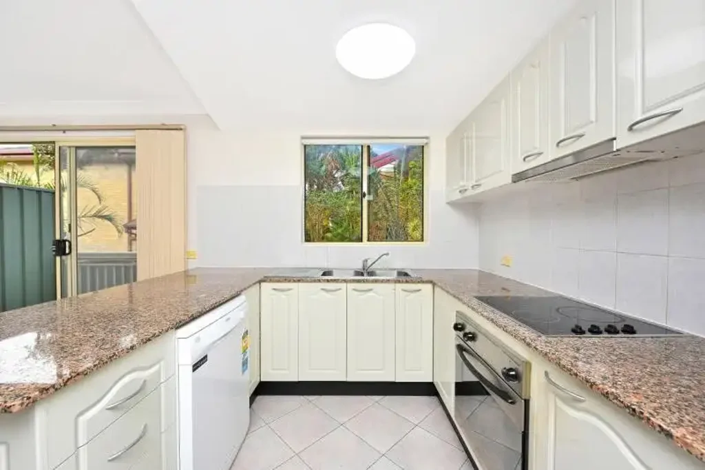 Coastal Living Awaits - 3-Bedroom Townhouse in Prime Location
