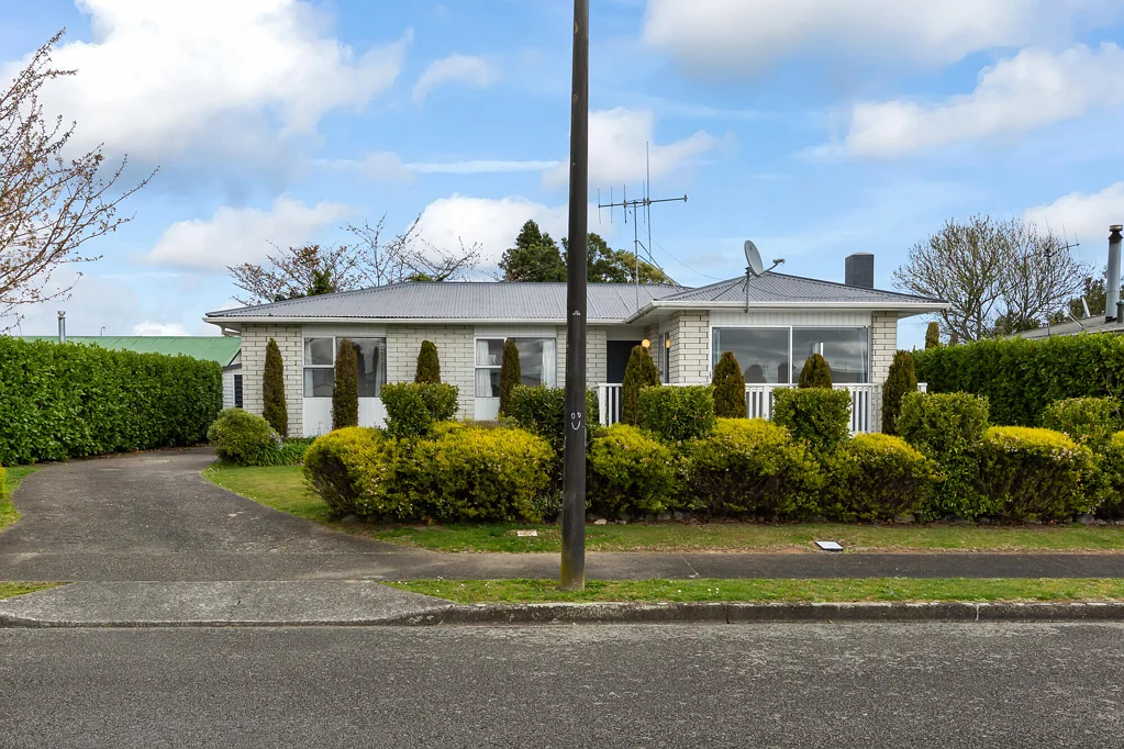 Levin 3房  Big Yard, Big Garage, Great First Home!