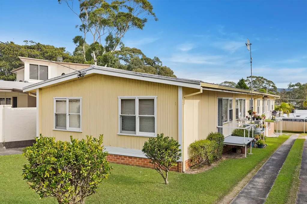 Bateau Bay 8Habitaciones First Time Offered in Over 40 Years - Block of 4 Units in Prime Location