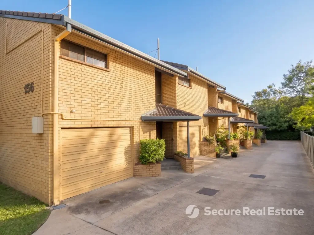 Charming Townhouse in Indooroopilly