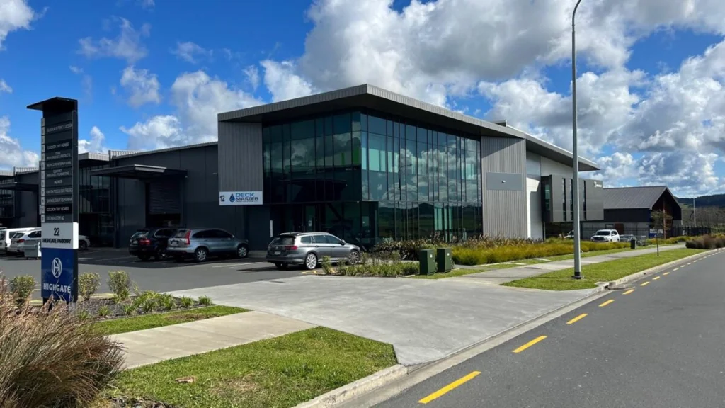 Silverdale Road Front & Vacant – Asking $2.6m + GST (if any)