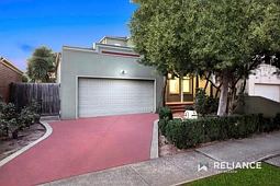 21 Creswick Drive, Point Cook