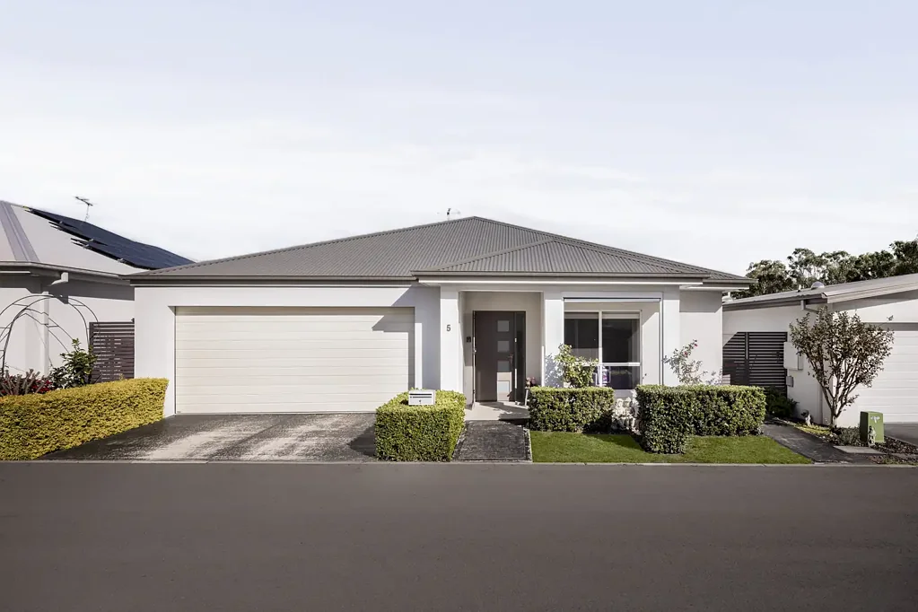 Leppington 2房 Antegra社区 50+专属 现代厨房 石材台面 开放式布局 主卧套间 全年休闲区 低维护花园 交通便捷 Over 55s Retirement Living- Comfort, Convenience and Community in Antegra Estate