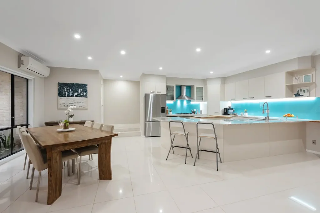 Upper Coomera 5Kwarto Wake Up to River Views, Entertain in Luxury & Live the Lifestyle You Deserve