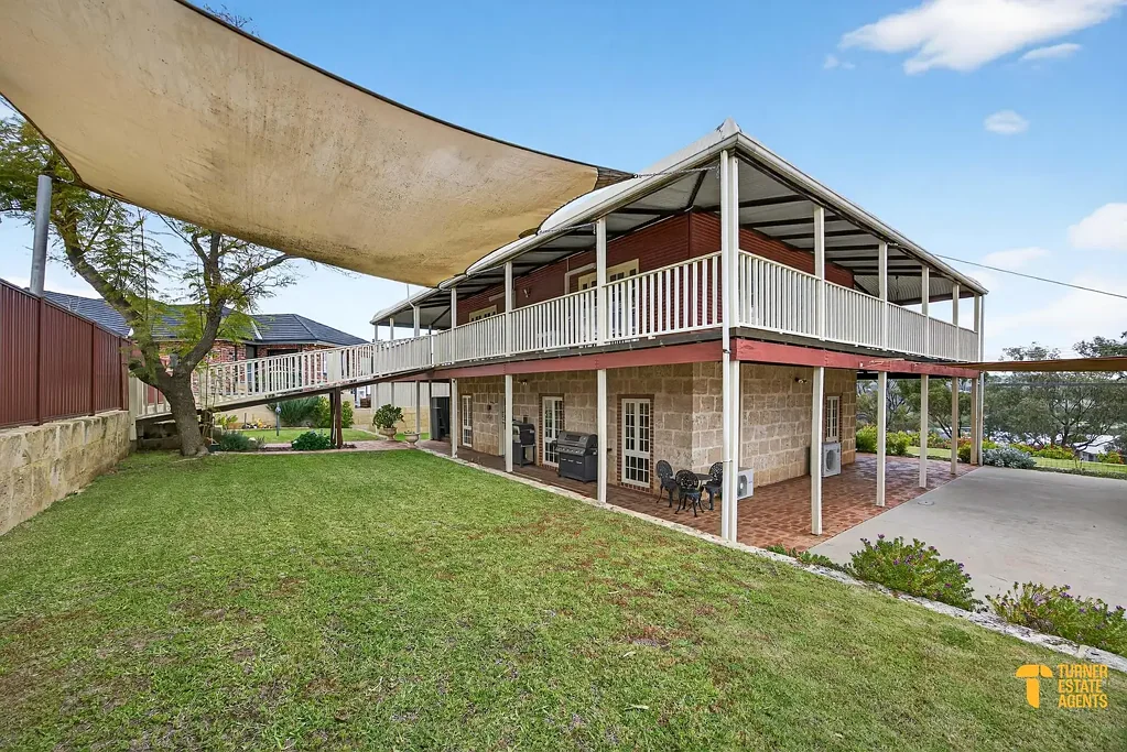 2 Dr Dunlop Grove, Northam, WA 6401