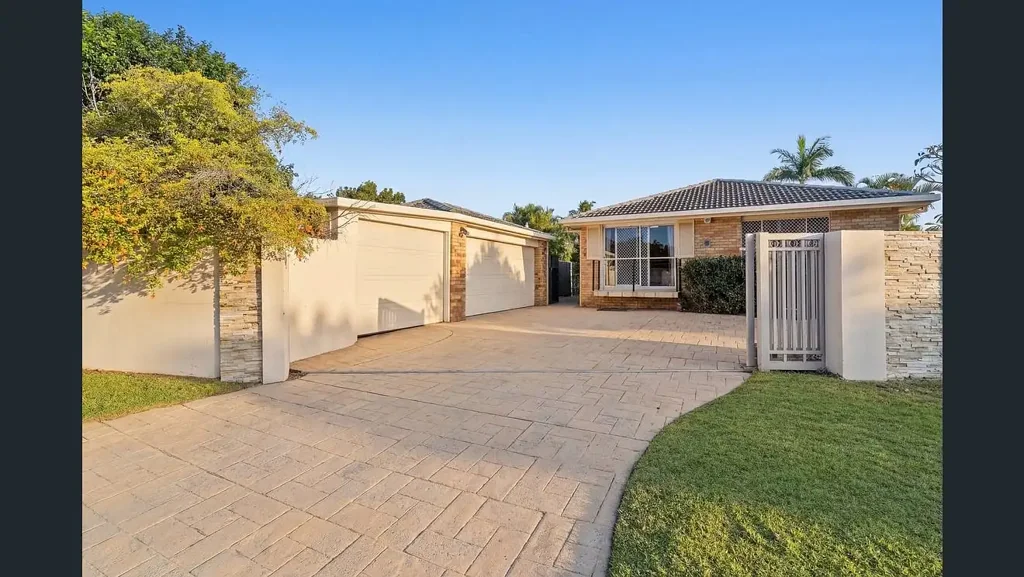Premium Waterfront Living in Broadbeach Waters