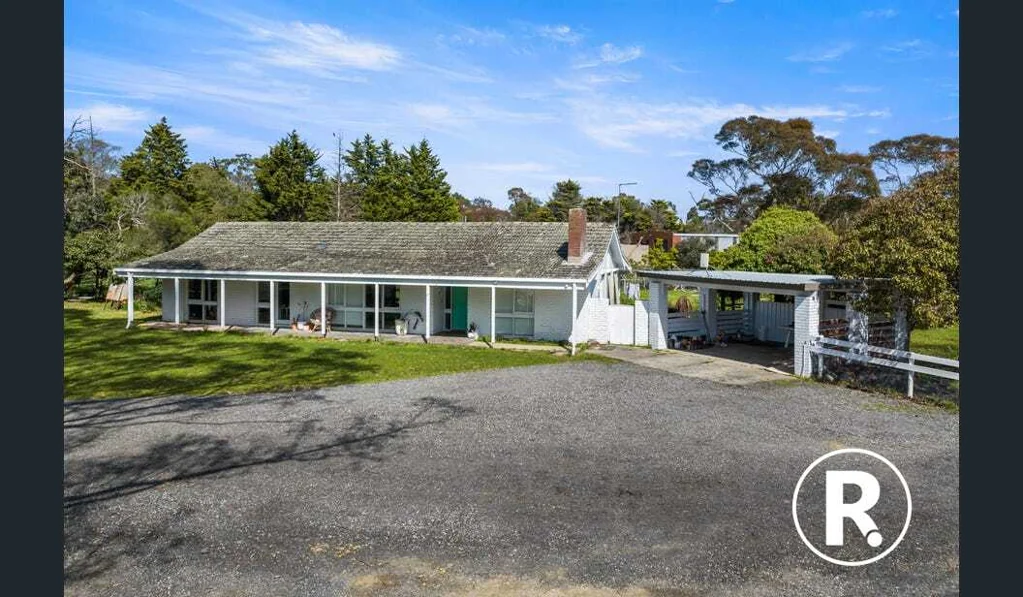 Cranbourne South Lifestyle Property in Melbourne's Thriving Southeast Corridor!