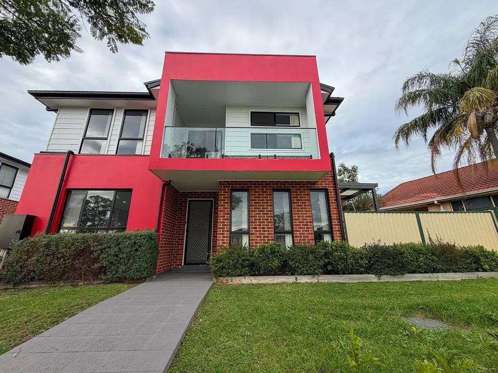 Modern & Spacious Four-Bedroom Townhouse in a Prime Ingleburn Location