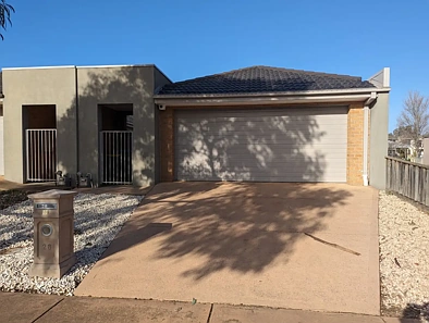 26 Middle Park Drive, Point Cook, VIC 3030, 3房, 2浴, House