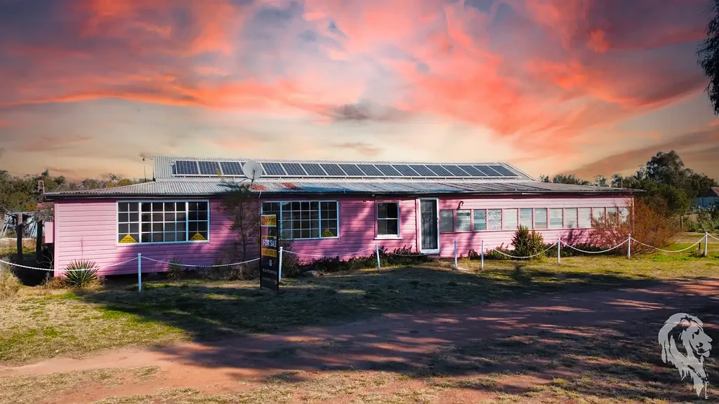 Pilliga 4房  HISTORIC HOMESTEAD WALKING DISTANCE TO THE PILLIGA HOT ARTESIAN SPRINGS!