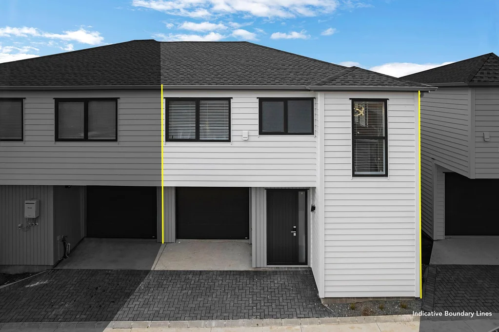 Onehunga 3房 宽敞独立屋！黄金地段，建筑品质精良，空间布局实用，内进式双车库！ Modern Living with Peace of Mind