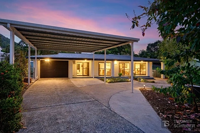 Mooroobool 4कमरा Light-Filled Parkside Home with Caravan & Boat Parking
