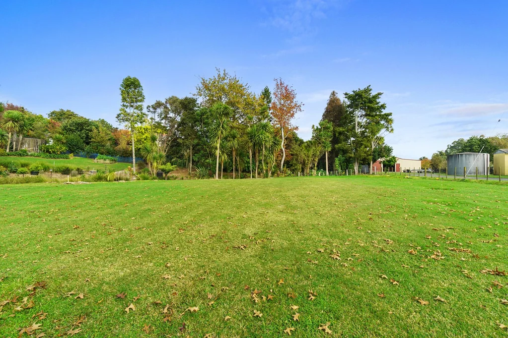 Horotiu  Flat 895m2 Section