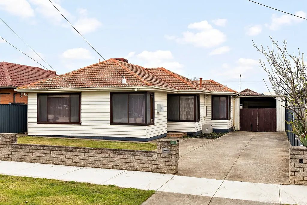 Fawkner 4침실 Timeless Character with Modern Enhancements