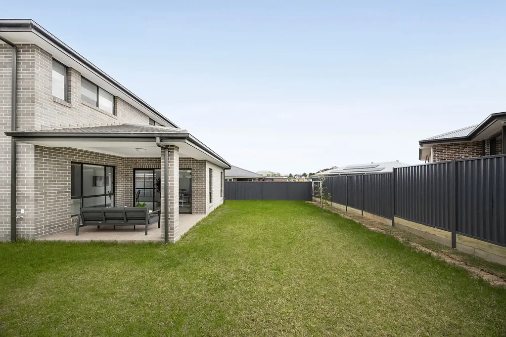 Wilton 5غرفة نوم Contemporary Family Living Designed for Growing Families