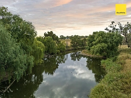 'Toowong' Roseneath Lane, Inverell