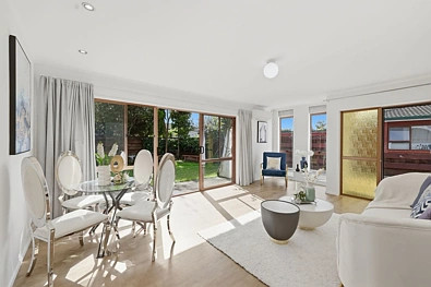 Sunny & Private 2-Bedroom Home