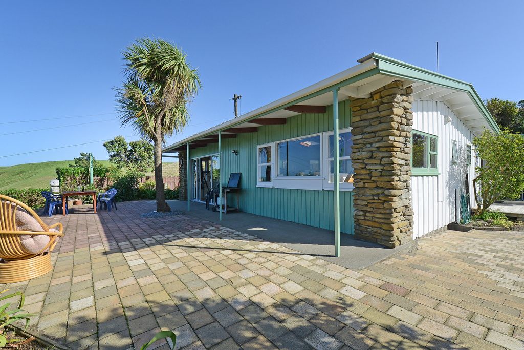 16 Whangaimoana Beach Road, Pirinoa, South Wairarapa, 3 rūma, 1 rūma horoi