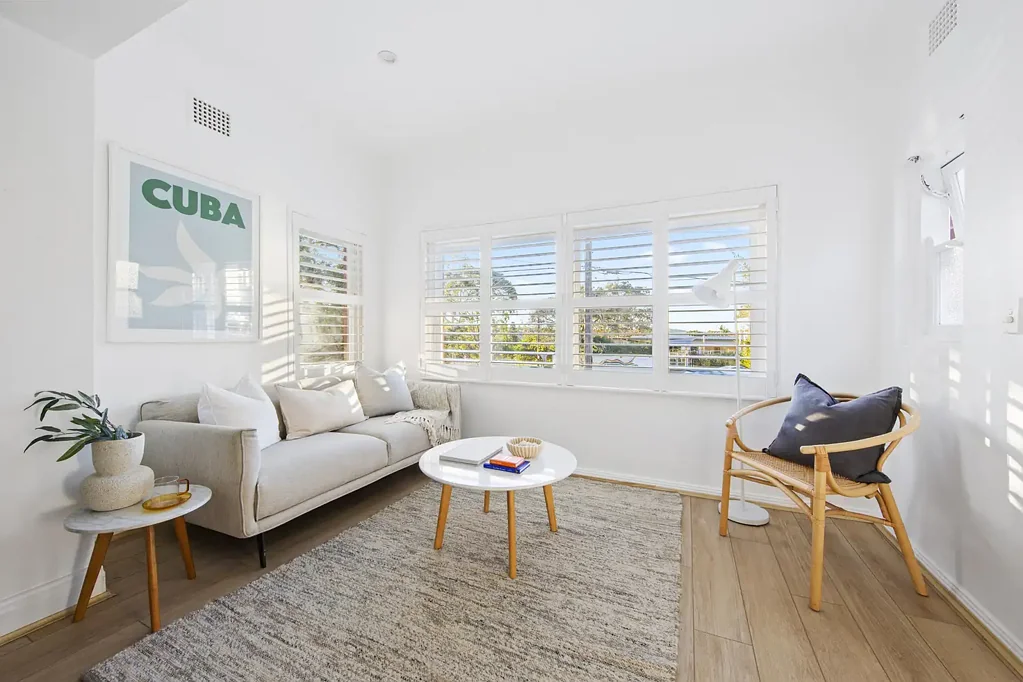 Coastal Hampton-Inspired 1-Bedroom Retreat in Balgowlah