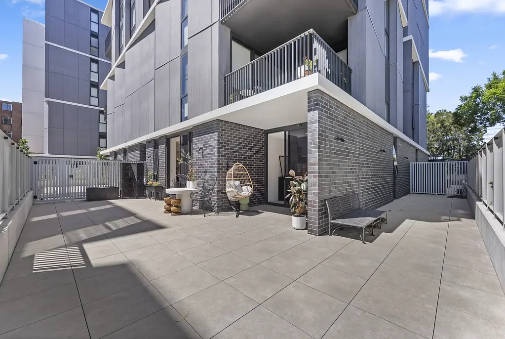 North Strathfield 2房  Calm interiors, expansive outdoors
