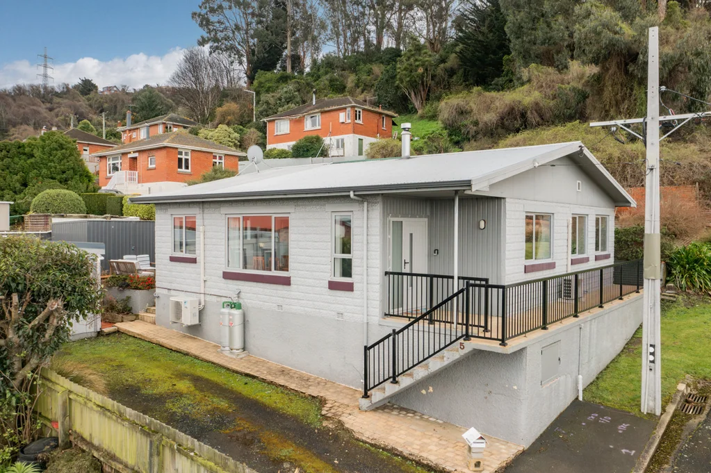 Caversham 3房  Elevated with Views & a Sleepout!