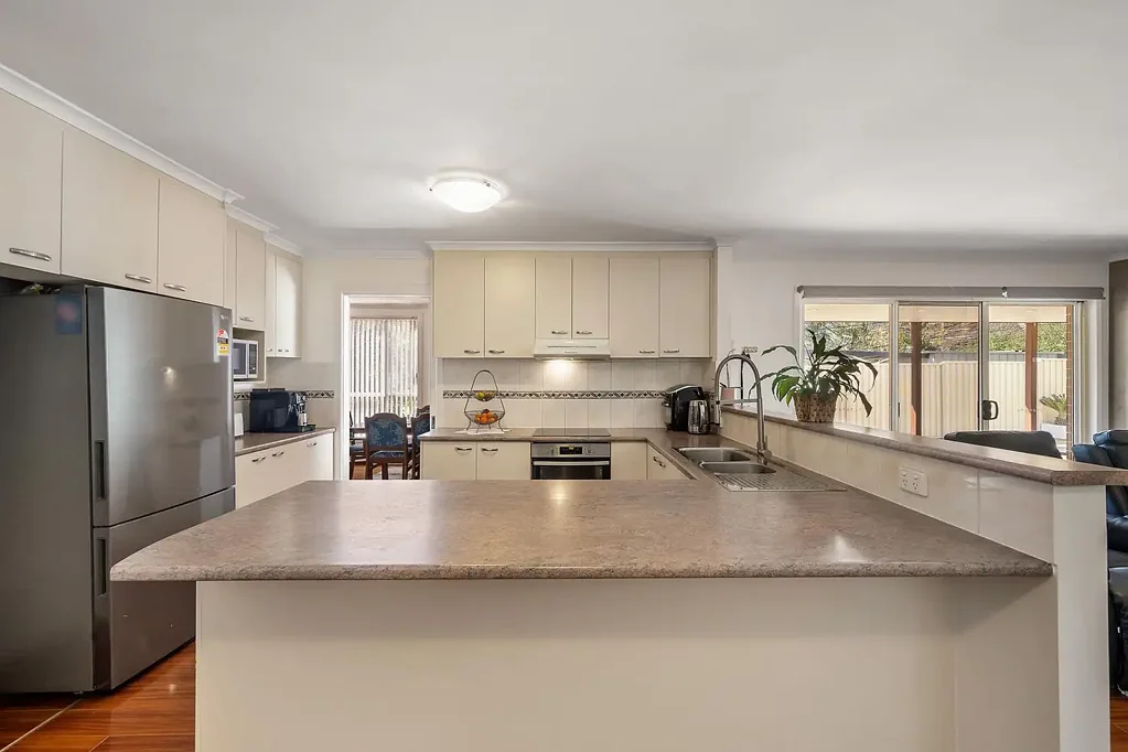 Downer 5ห้องนอน Spacious, Stylish & Perfectly Positioned in Downer!