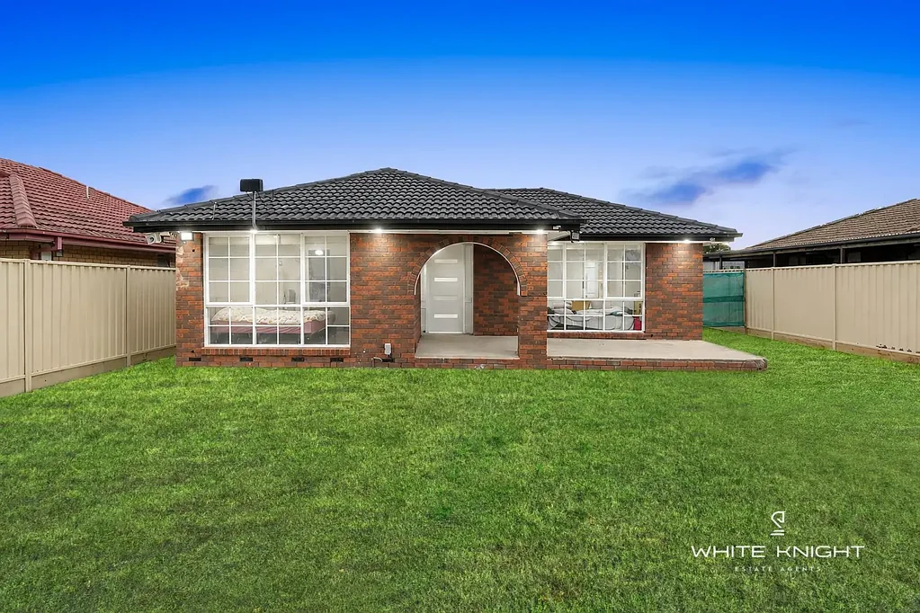 St Albans 6 Bedroom Dual-Income Opportunity on One Title in Prime St Albans Location!