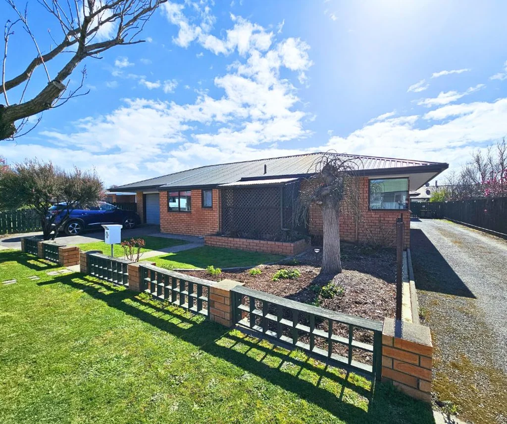 Well-Presented Townhouse Offering Comfort & Convenience