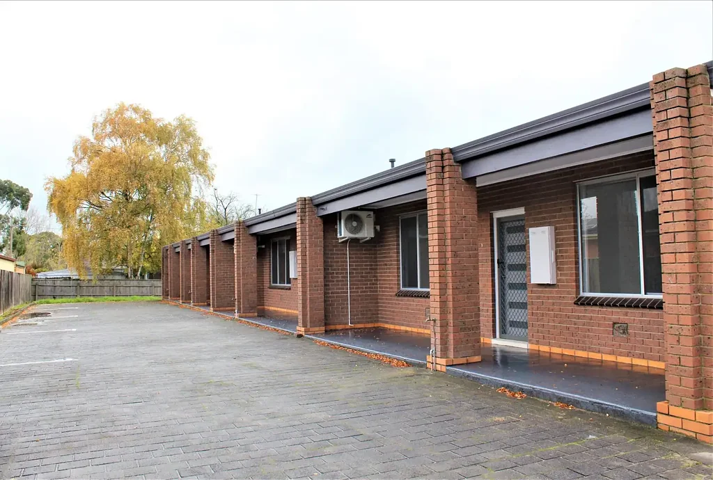 SPACIOUS 1 BEDROOM UNIT!!!