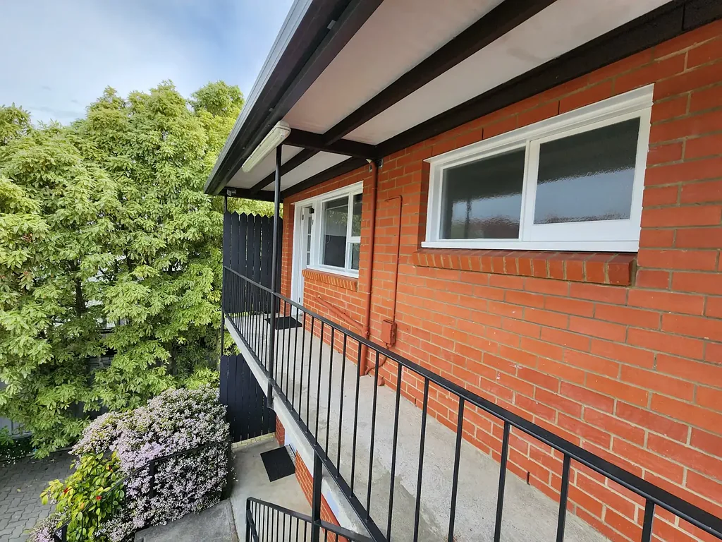 Battery Pt  DOUBLE GLAZED WINDOWS