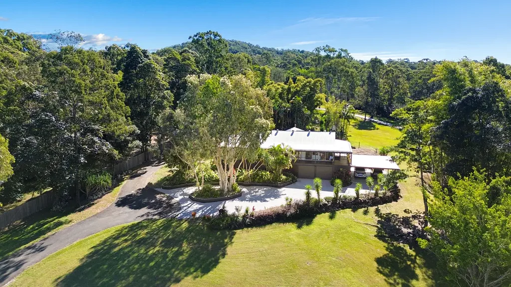 Belli Park 4침실 PRIVATE ACREAGE SANCTUARY WITH EXPANSIVE SHED, WORKSHOP AND STUNNING HINTERLAND VIEWS!