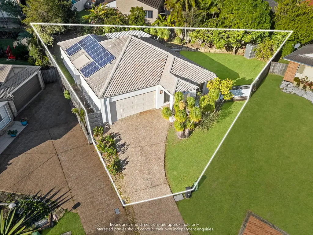 Molendinar 4Kwarto Elevated Living Surrounded by Space and Established Gardens