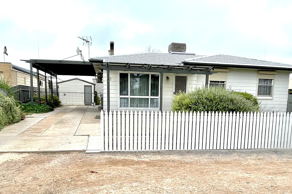 7 Eyre Highway, Ceduna, SA 5690