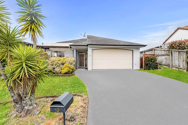 13 Fearnley Grove, Albany, North Shore City