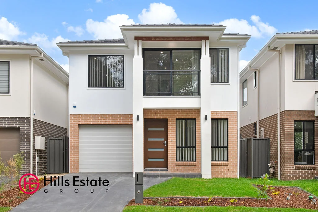Box Hill 5房 全新住宅典范 5宽敞卧室 设计师厨房 双车库 低维护后院 位置优越 BRAND NEW READY TO MOVE IN CUSTOM BUILT 5 BEDROOM HOME