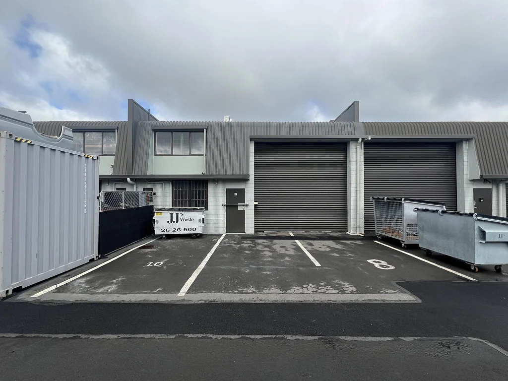 East Tamaki  Tidy East Tamaki industrial unit - 170sqm