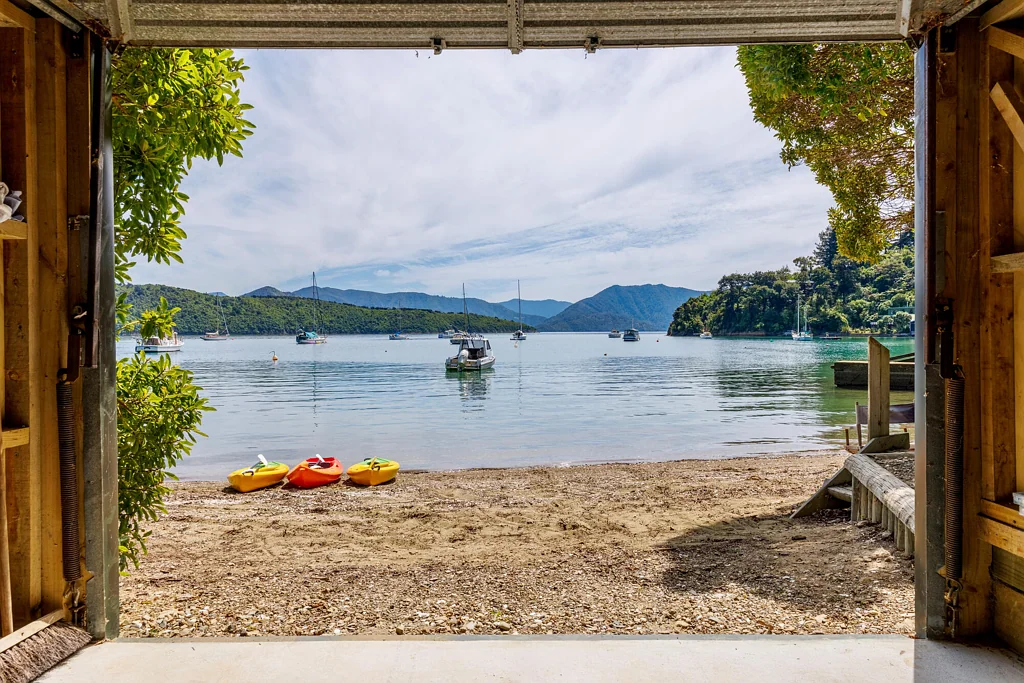 Waikawa Willing to negotiate, make your offer!